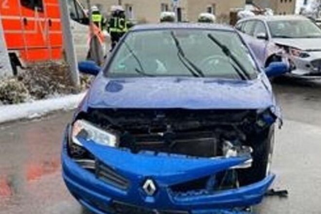 Drei Personen bei Unfall in Hüllhorst leicht verletzt