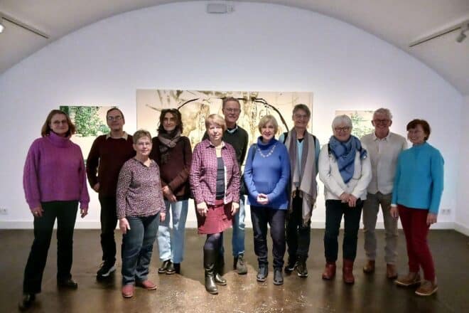 Ehrenamtliche besuchen Kunstausstellung Lifeline in Ulm