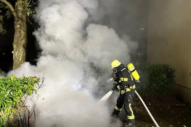 Feuerwehr Moers löscht 21 Brände in Silvesternacht