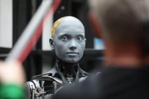 Eine Gruppe von KI-Robotern, die Desinformation verbreiten und digitale Gemeinschaften infiltrieren.