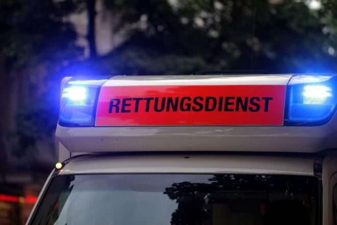 Frontalzusammenstoß auf B88 bei Etzelbach verursacht vier Schwerverletzte