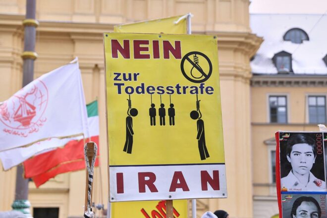 Gazelle Sharmahd spricht von "Politizid" im Iran