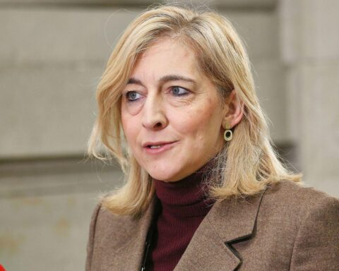 Nina Warken widerspricht Robert F. Kennedy Jr. zu politisch motivierten Verfahren in Deutschland.