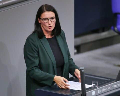 Irene Mihalic fordert stärkeren Bevölkerungsschutz nach Anschlag auf Berlins Stromnetz.