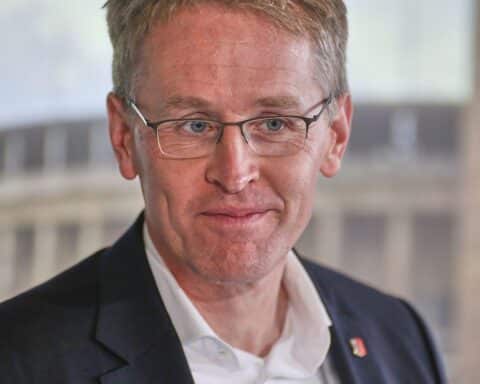 Daniel Günther diskutiert Teilzeitarbeit, Wohlstand und Strukturreformen in Schleswig-Holstein.