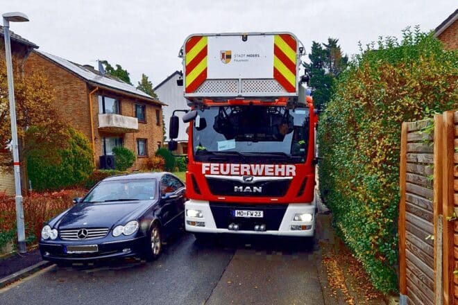 Halteverbot in Moers-Repelen soll Rettungswege freihalten