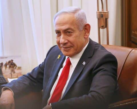 Netanjahu als Bedrohung der Demokratie: Olmert fordert sofortige Maßnahmen gegen Gewalt im Westjordanland.