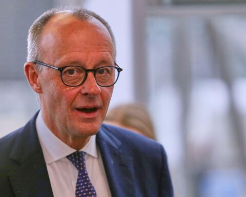 Friedrich Merz spricht auf Wirtschaftsgipfel über Sozialstaatsreform und zentrale Akteure.