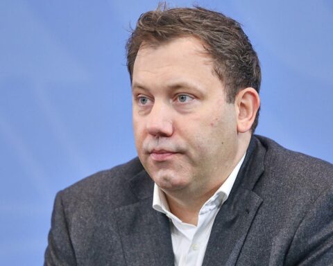 Lars Klingbeil kritisiert US-Intervention in Venezuela als völkerrechtswidrig und fordert internationalen Respekt.