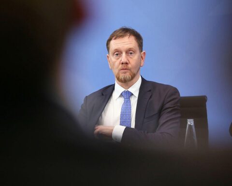 Michael Kretschmer diskutiert Klimaziele und CO2-Reduktion in Europa.