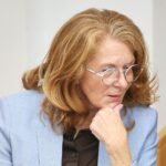 Umweltministerin Petra Berg diskutiert das Recht auf Reparatur für nachhaltigen Konsum und Umweltschutz.