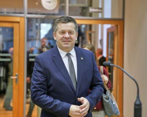 Sven Schulze, neuer Ministerpräsident von Sachsen-Anhalt, bei der Wahl im Landtag in Magdeburg.