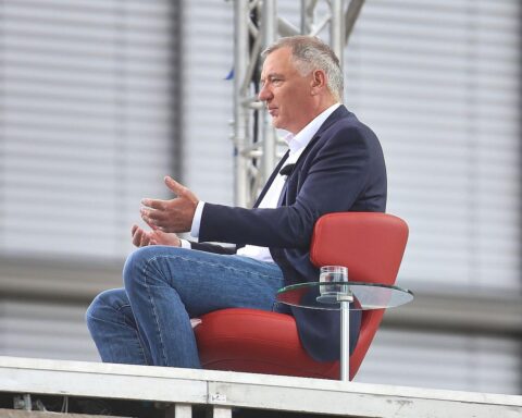 Jan van Aken lehnt CDU-Koalitionen ab, will AfD-Politik nicht unterstützen.