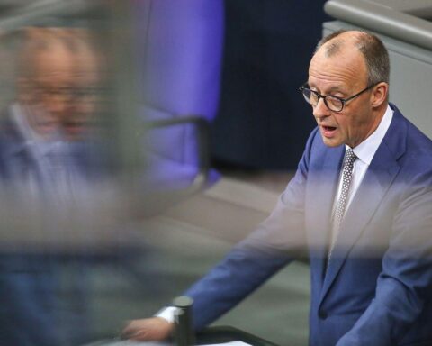 Friedrich Merz spricht im Bundestag über europäische Chancen und Herausforderungen in der Weltordnung.