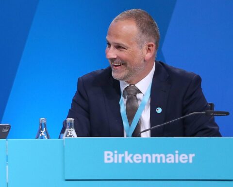 Bundeskanzler Merz ernennt Philipp Birkenmaier zum neuen Büroleiter im Kanzleramt.