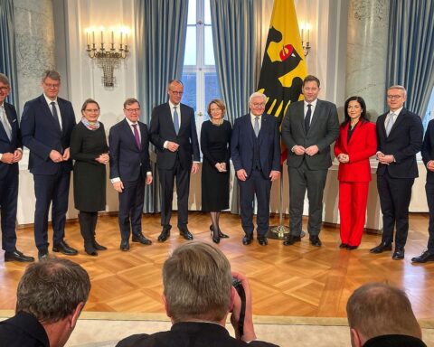 Bundespräsident Steinmeier empfängt ehrenamtliche Helfer beim Neujahrsempfang im Schloss Bellevue, Berlin.