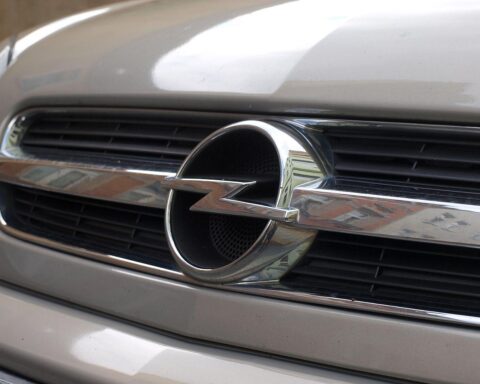 Designmodelle des Opel Manta, aber keine Markteinführung vor 2030; Fokus auf andere Modelle.