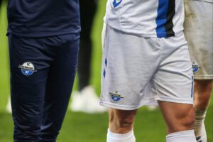 Paderborn-Spieler Jahn Posselt wechselt zu Jahn Regensburg, Rückkauf-Option für Paderborn.