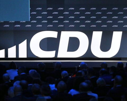 CDU-Logo mit Klimaschutz-Symbolik, betont Verantwortungsbewusstsein und Wettbewerbsfähigkeit.