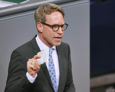 Politiker fordern stärkere Exportkontrollen gegen russische Beschaffungsversuche in Deutschland.