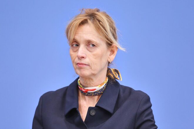 Prien will Überprüfung von Demokratieförderprojekten ausweiten
