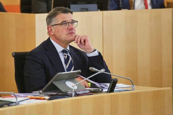 Rhein fordert nationalen Kraftakt für Erhalt des Sozialstaats