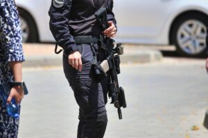 Israelischer Soldat, Rüstungsexporte, Genehmigungen, Kontrolle, politische Entscheidungen, geopolitische Situatio.