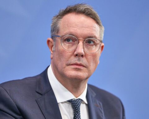 Alexander Schweitzer spricht über notwendige Ideenreformen für die SPD im modernen sozialen Kontext.