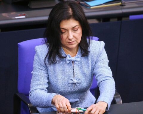 Matthias Miersch kritisiert Katherina Reiche für langsame Umsetzung wichtiger Energie- und Infrastrukturmaßnahmen.