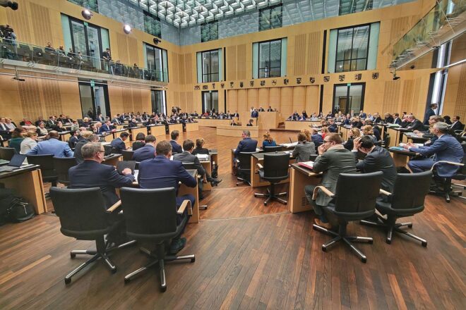 Sachsen setzt sich für verpflichtenden Widerrufsbutton und Verbot von Dark Patterns ein