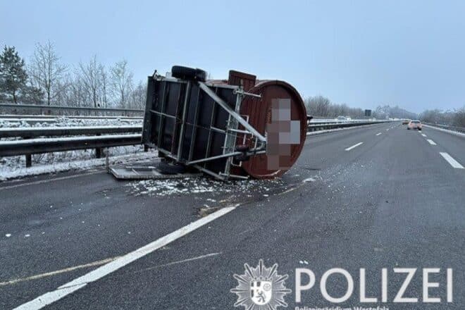 Saunafass-Unfall auf A8 bei Walshausen führt zu Vollsperrung