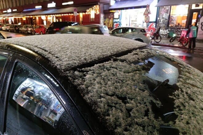 Schnee und Glätte verursachen zahlreiche Unfälle in drei Landkreisen