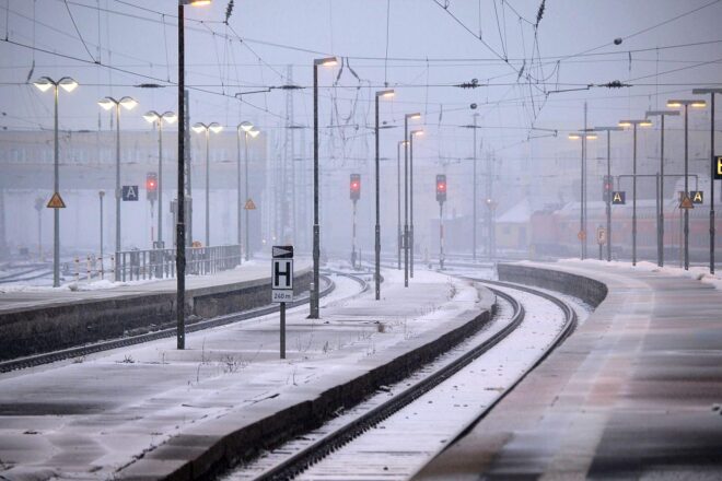Schnieder sieht Verkehrsträger auf nahende Schneefront vorbereitet