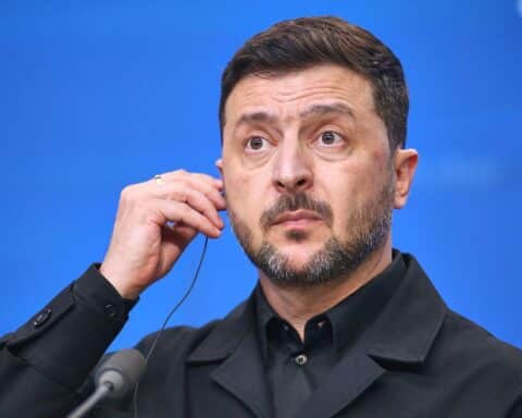 Wolodymyr Selenskyj diskutiert Sicherheitsgarantien und Friedensabkommen mit internationalen Partnern in Kiew.