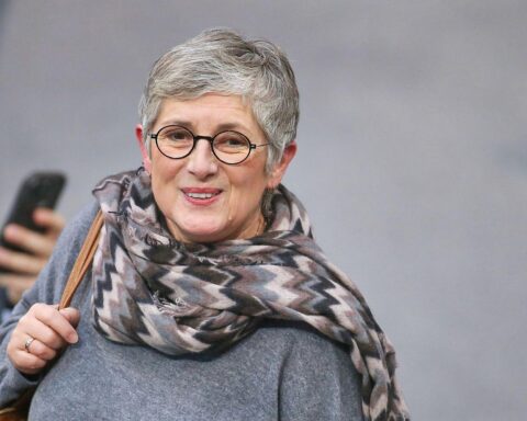 Britta Haßelmann fordert besseren Schutz kritischer Infrastruktur nach Berliner Stromausfall.