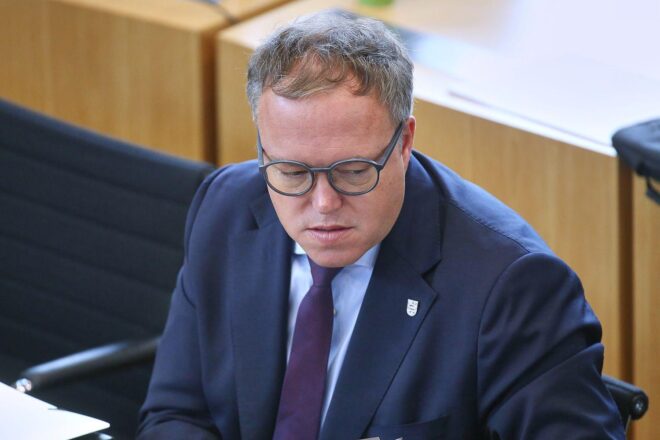 Thüringens Ministerpräsident kündigt Klage gegen Doktorentzug an