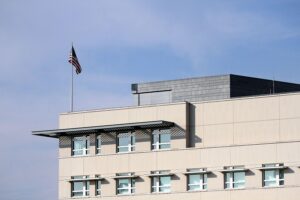 US-Botschaft in Berlin, Symbol für Konflikt um Streaming-Regulierung zwischen Deutschland und USA.