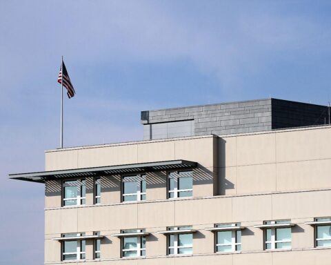 US-Botschaft in Berlin, Symbol für Konflikt um Streaming-Regulierung zwischen Deutschland und USA.