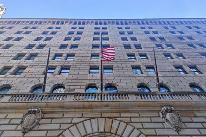 US-Notenbank hält Leitzins stabil