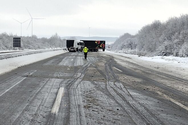 Unwetter führt zu schweren Unfällen und einem Toten auf der A7 bei Hildesheim
