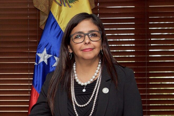 Venezuelas Vizepräsidentin zur Interims-Staatschefin ernannt