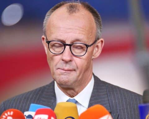 Ein kritischer Völkerrechtsexperte diskutiert die Gefahren für die internationale Rechtsordnung.