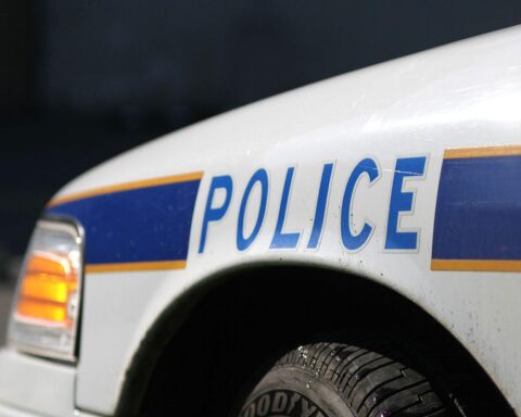 US-Polizeiauto an einem Tatort nach tödlicher Schießerei durch ICE-Agenten in Minneapolis.