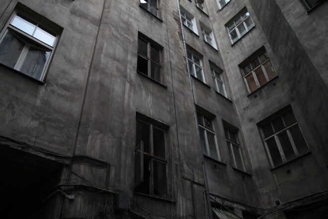 Wüst verlangt Vorkaufsrecht für Städte bei Schrottimmobilien