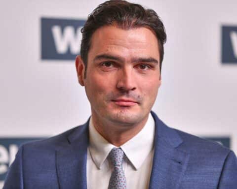 Jan Philipp Burgard kündigt Rücktritt als Chefredakteur aus gesundheitlichen Gründen; neue Leitung.