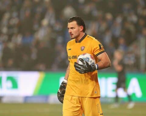 Dynamo Dresden verliert 1:2 gegen Elversberg; spannende Spielszenen und emotionale Momente festgehalten.