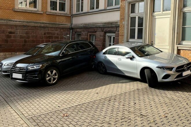 84-Jähriger verwechselt in Erfurt Gas- und Bremspedal – hoher Sachschaden