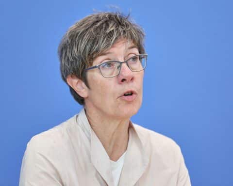 Annegret Kramp-Karrenbauer spricht über CDU, Adenauer-Stiftung und politische Bildung.