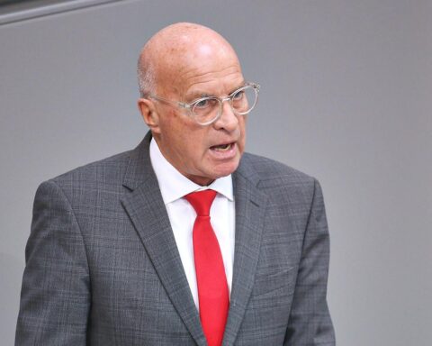 Rüdiger Lucassen fordert Deutschlands militärische Führungsrolle in Europa für Sicherheit und Freiheit.