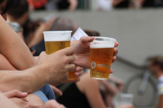 Alkoholbedingte Krankenhausbehandlungen in NRW weiter rückläufig